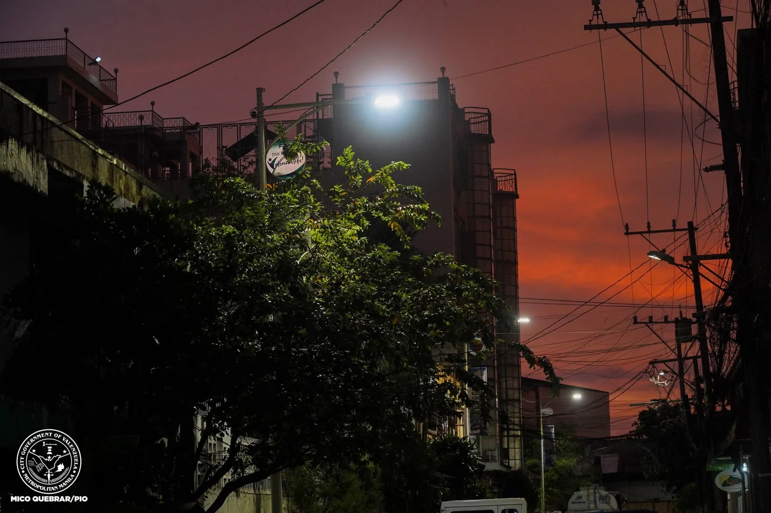 Street at dusk · Valenzuela City | MICO QUEBRAR/PIO